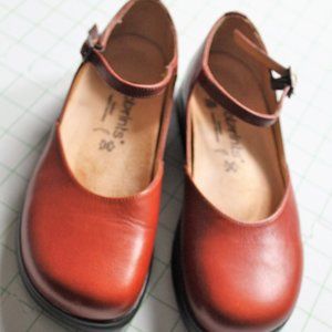 Footprints by Birkenstock Brown Mary Janes EUR 36 US 5.5 like new